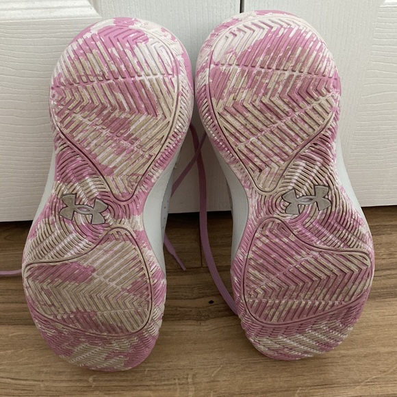 Girls Basketball shoes - Picture 6 of 9